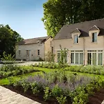 Le Grand Pavillon Chantilly 酒店 4*