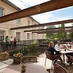 Le Grand Pavillon Chantilly 4*