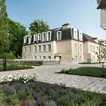 فندق Le Grand Pavillon Chantilly 4*