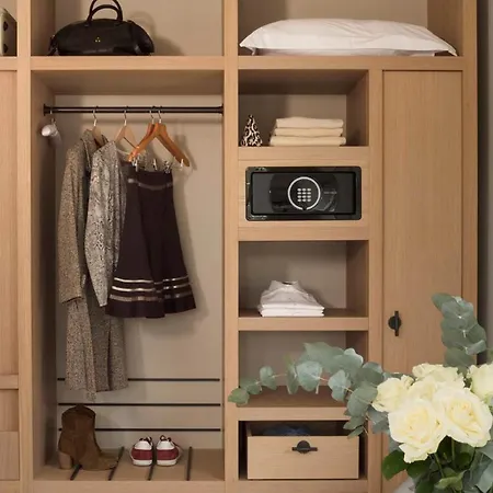 Le Grand Pavillon Chantilly Hotel