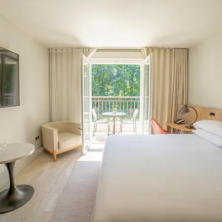 Hotel Le Grand Pavillon