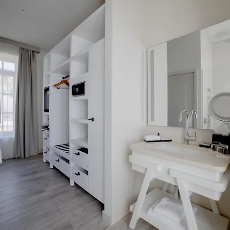 Hotel Le Grand Pavillon Chantilly 4*