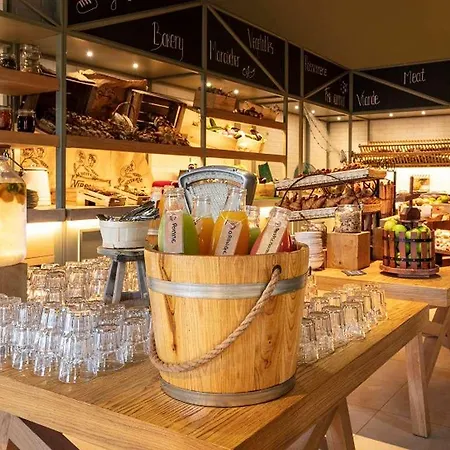 Le Grand Pavillon Chantilly 酒店