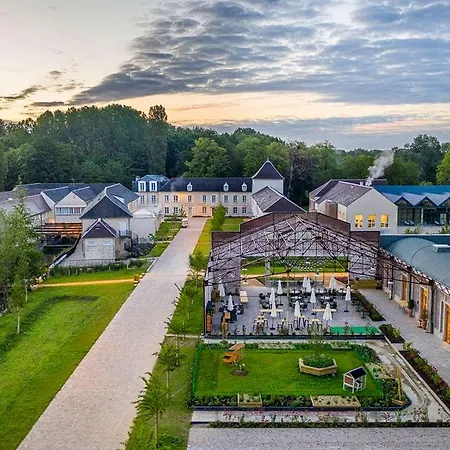 Le Grand Pavillon Chantilly 4*