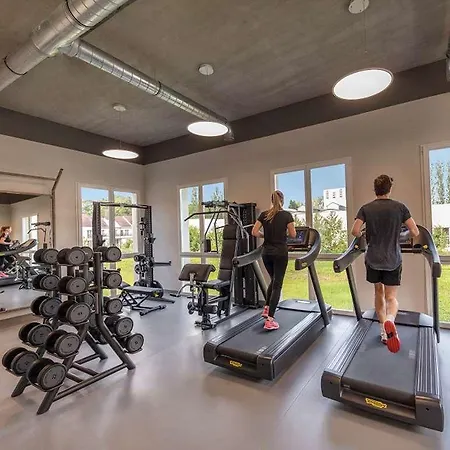 Le Grand Pavillon Chantilly Hotel 4*