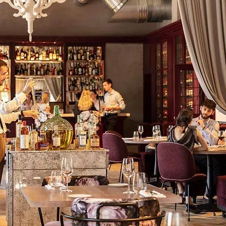 Le Grand Pavillon Chantilly 酒店