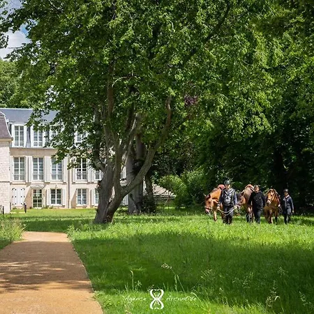 Le Grand Pavillon Chantilly 4*