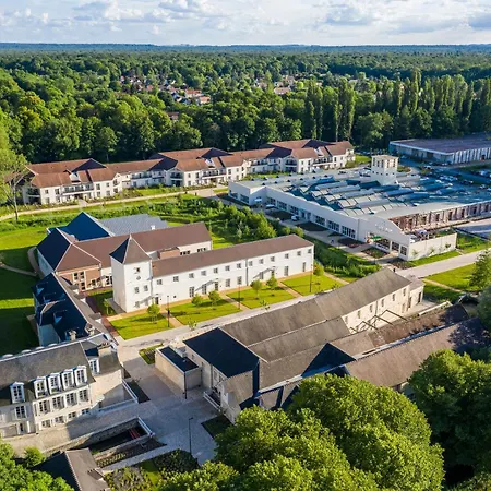 Le Grand Pavillon Chantilly Hotel