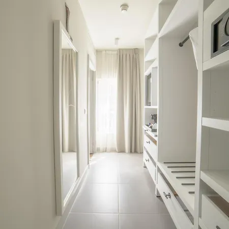 Le Grand Pavillon Chantilly 4*