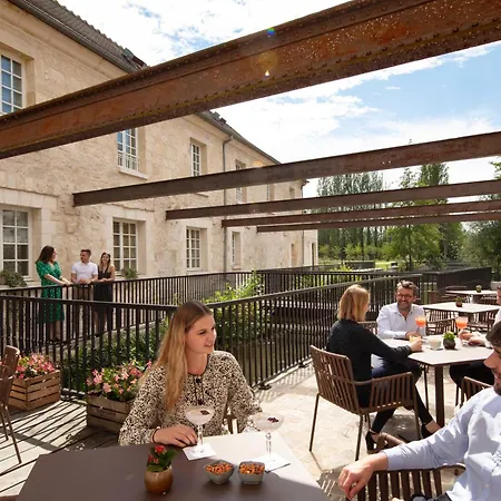 Le Grand Pavillon Chantilly Отель
