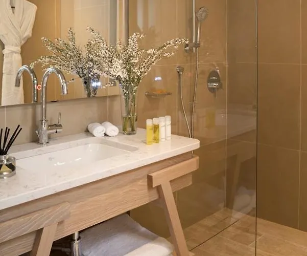 Le Grand Pavillon Chantilly 4* Avilly-Saint-Leonard