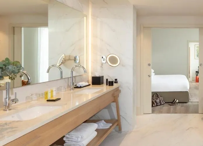 Le Grand Pavillon Chantilly Avilly-Saint-Leonard