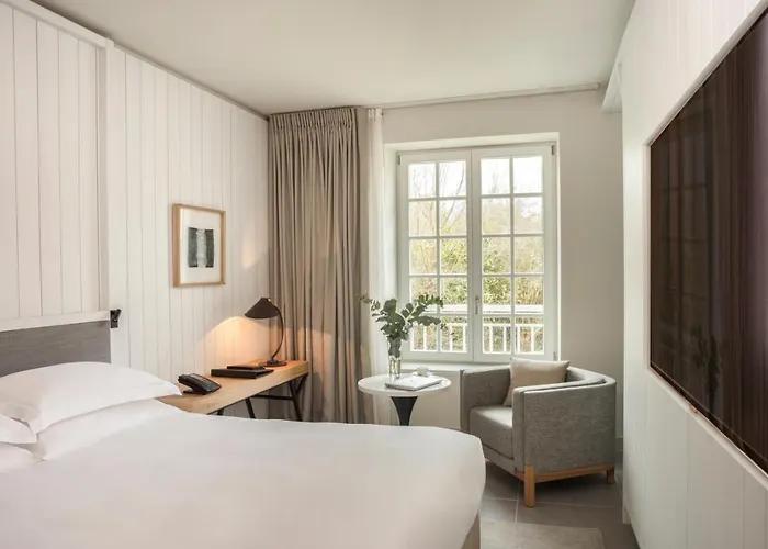 Le Grand Pavillon Chantilly Hotel