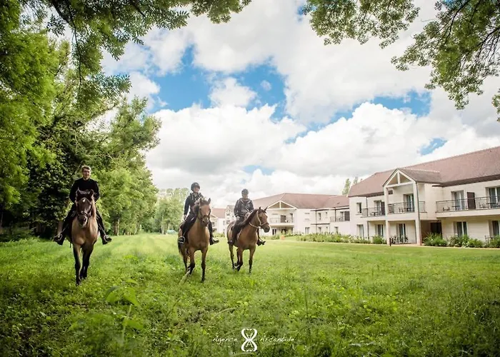 Le Grand Pavillon Chantilly Hotel