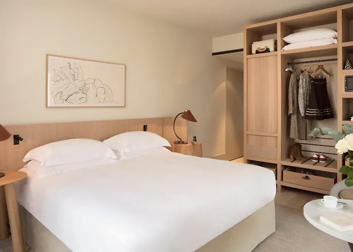 Le Grand Pavillon Chantilly 4*